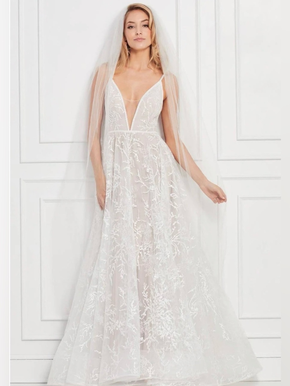 Watters WToo Bex Elegant V-Neck Lace Wedding Dress